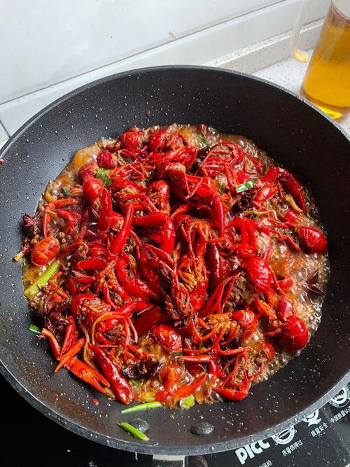 擔心飯館吃小龍蝦不干凈 一包調(diào)料一罐啤酒,手把手教你做小龍蝦